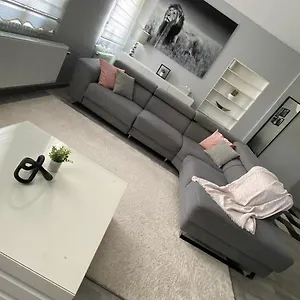 Next2airport - House Of Lions Appartement